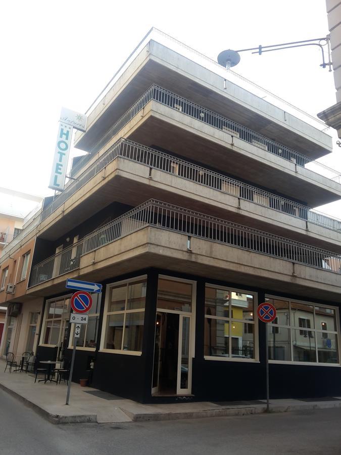 Hotel Antares Garni Giulianova Exterior foto
